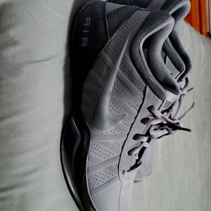 Nike men's tennis shoes